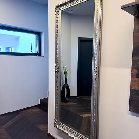 Luxus-penthouse Mit Weitblick Ueber Apartment