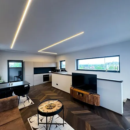 Appartement Luxus-penthouse Mit Weitblick Ueber *